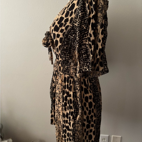 Zury Black and Tan Patterned Top - Picture 4 of 8